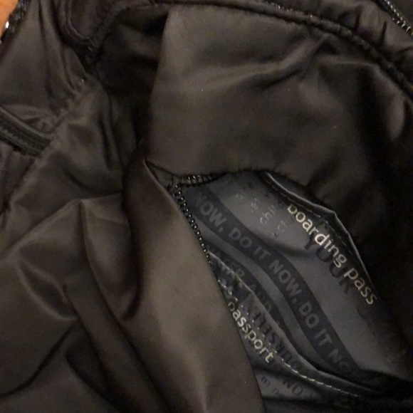 Lululemon black laptop Urban Yogini bag. EUC - Picture 8 of 11